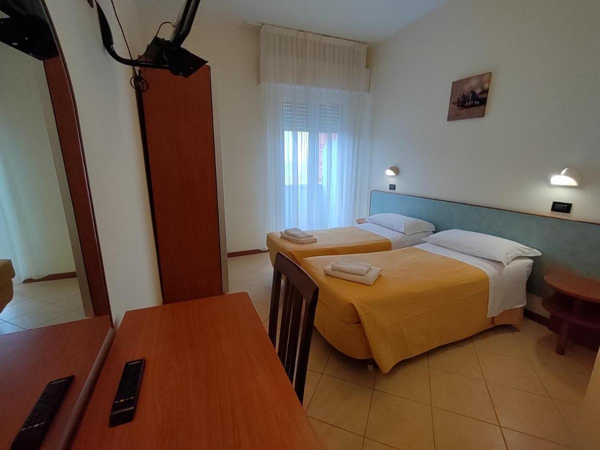 Hotel Brooklyn Rimini Exterior photo
